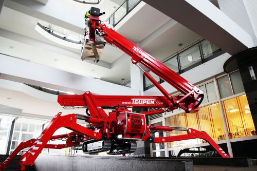 Click Here To Enlarge This Photo Of Teupen Leo 21GT